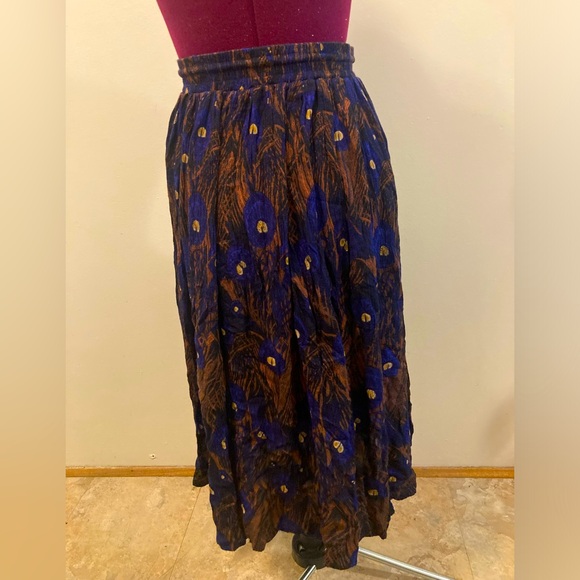 Blue peacock 3/4 skirt sz small - Picture 2 of 2
